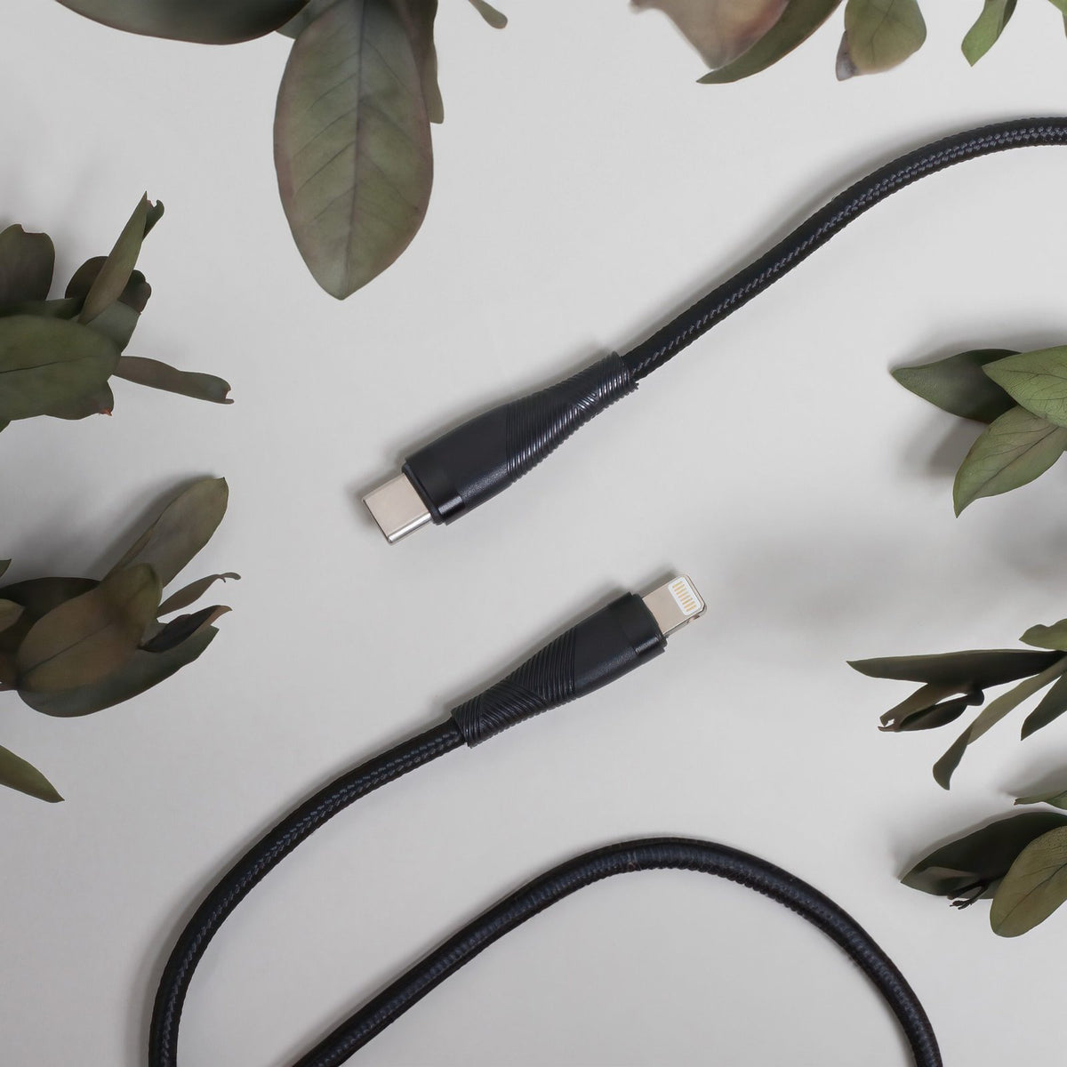 Maxlife MXUC-08 kabelis USB-C - Lightning 1,0 m 27W melns neilons