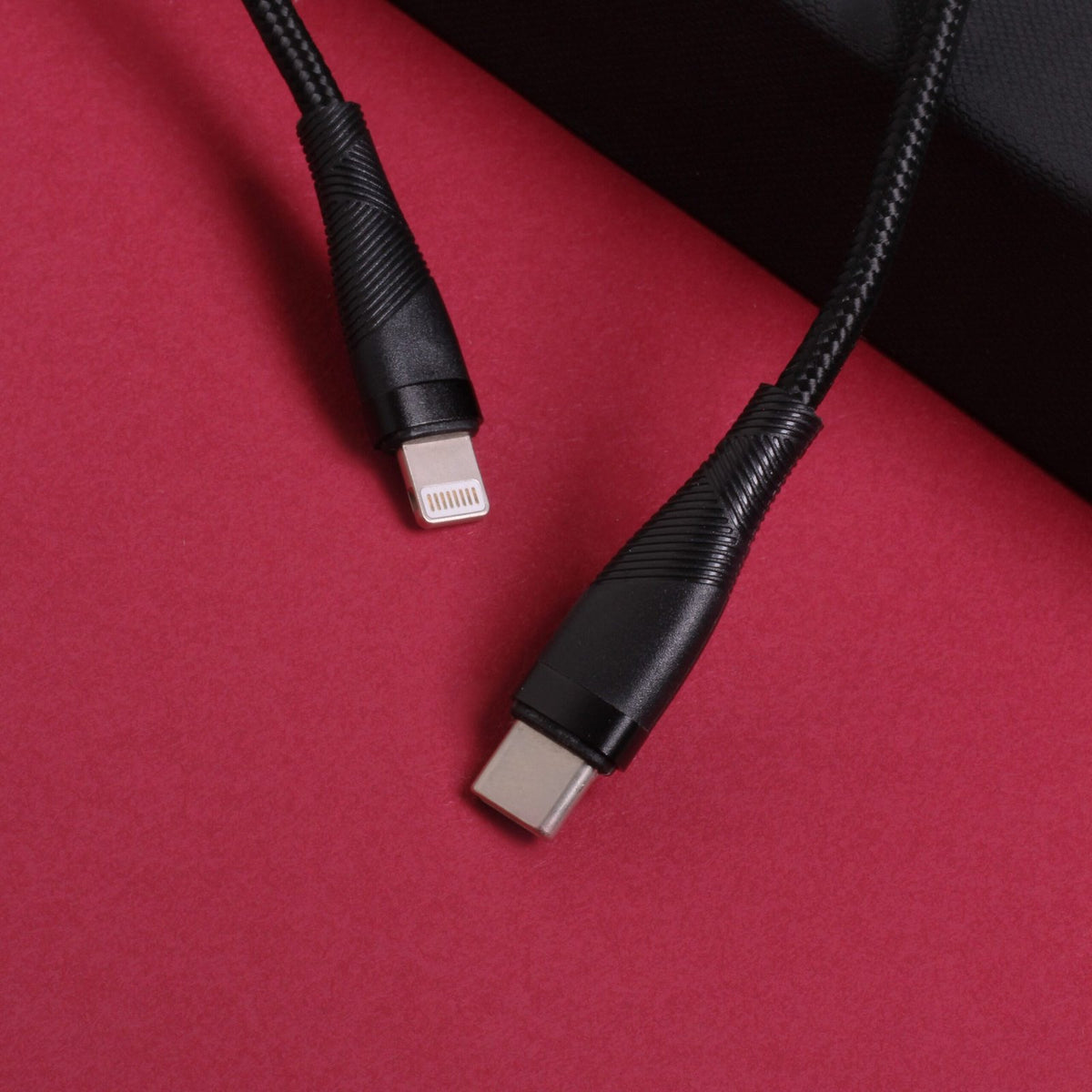 Maxlife MXUC-08 kabelis USB-C - Lightning 1,0 m 27W melns neilons