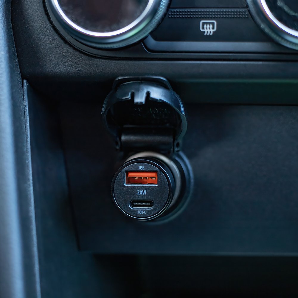 Maxlife auto lādētājs MXCC-04 PD QC 1x USB-C 1x USB 20W, melns