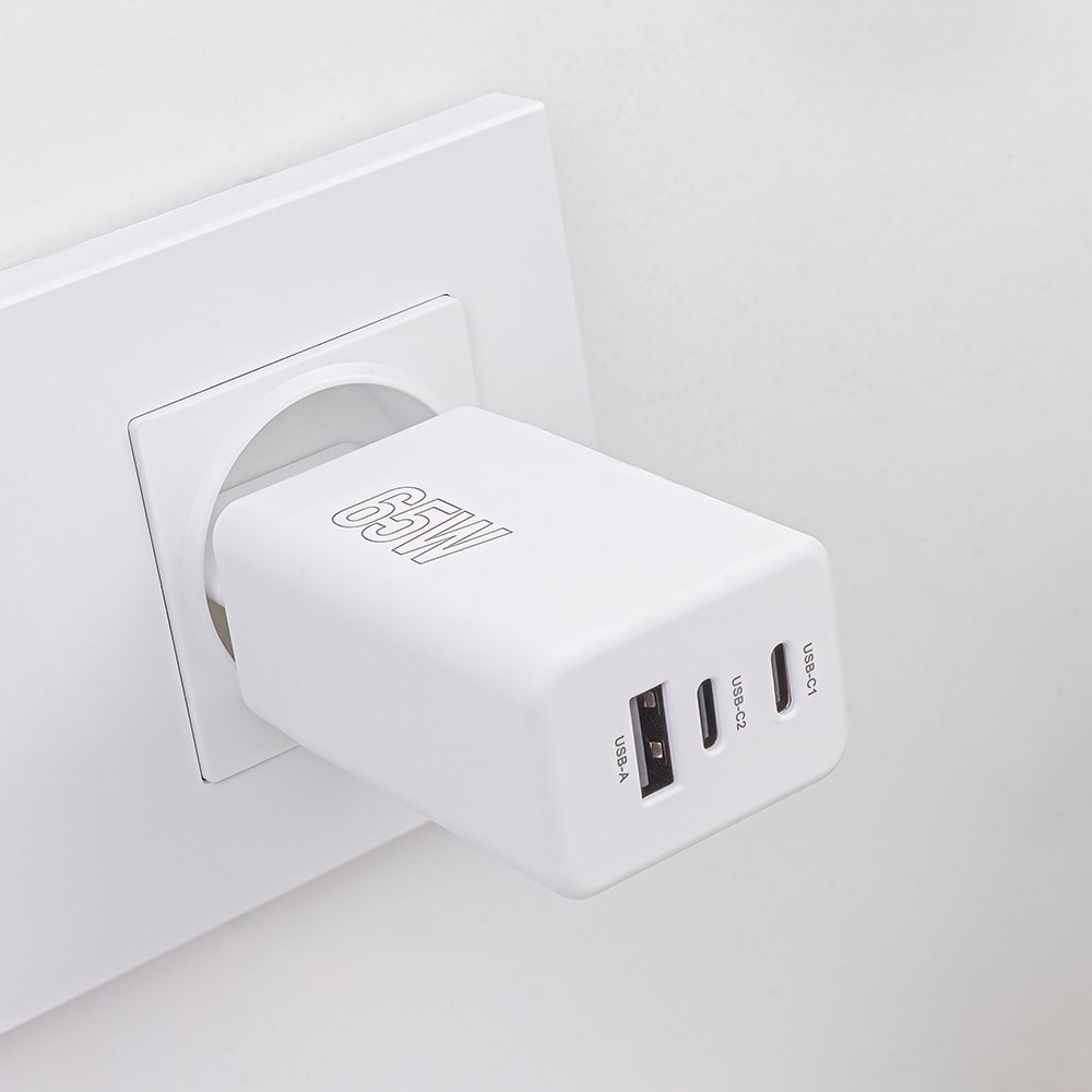 Maxlife lādētājs MXTC-08-65ACC PD QC 2x USB-C 1x USB 65W, balts