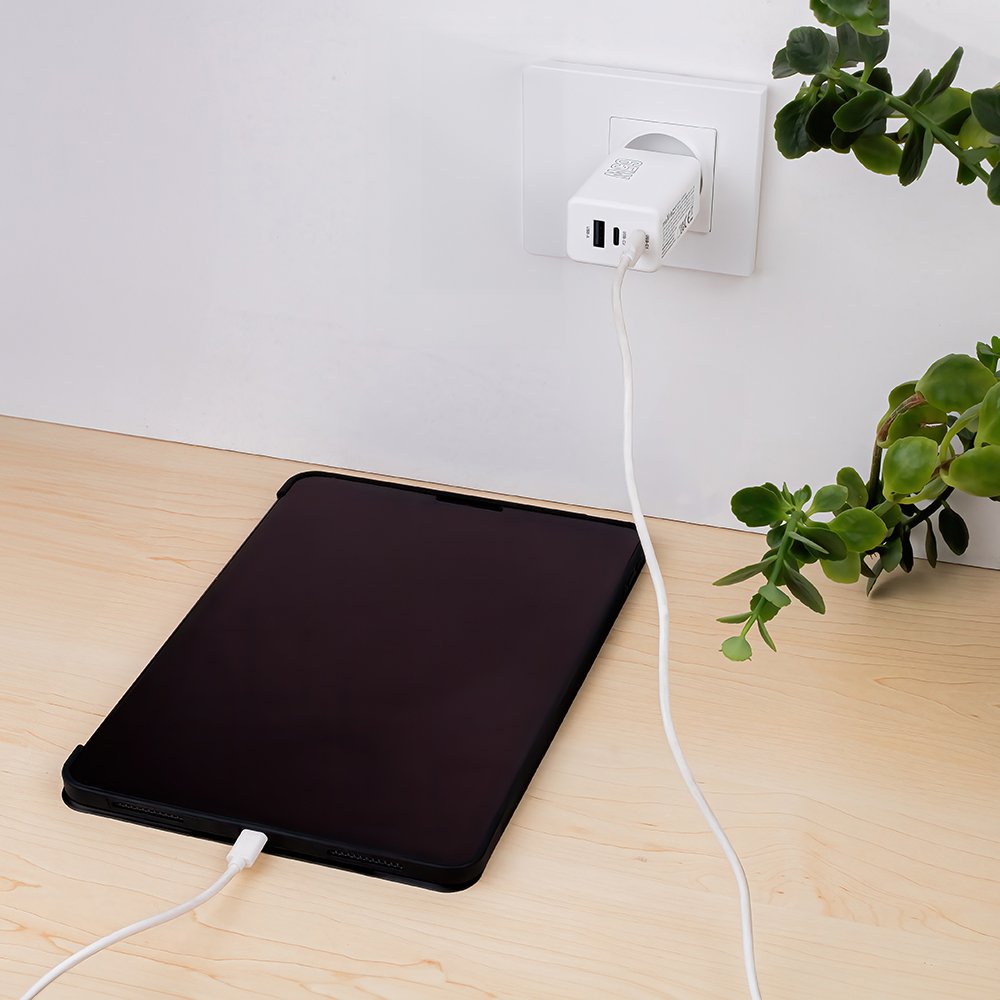 Maxlife lādētājs MXTC-08-65ACC PD QC 2x USB-C 1x USB 65W, balts