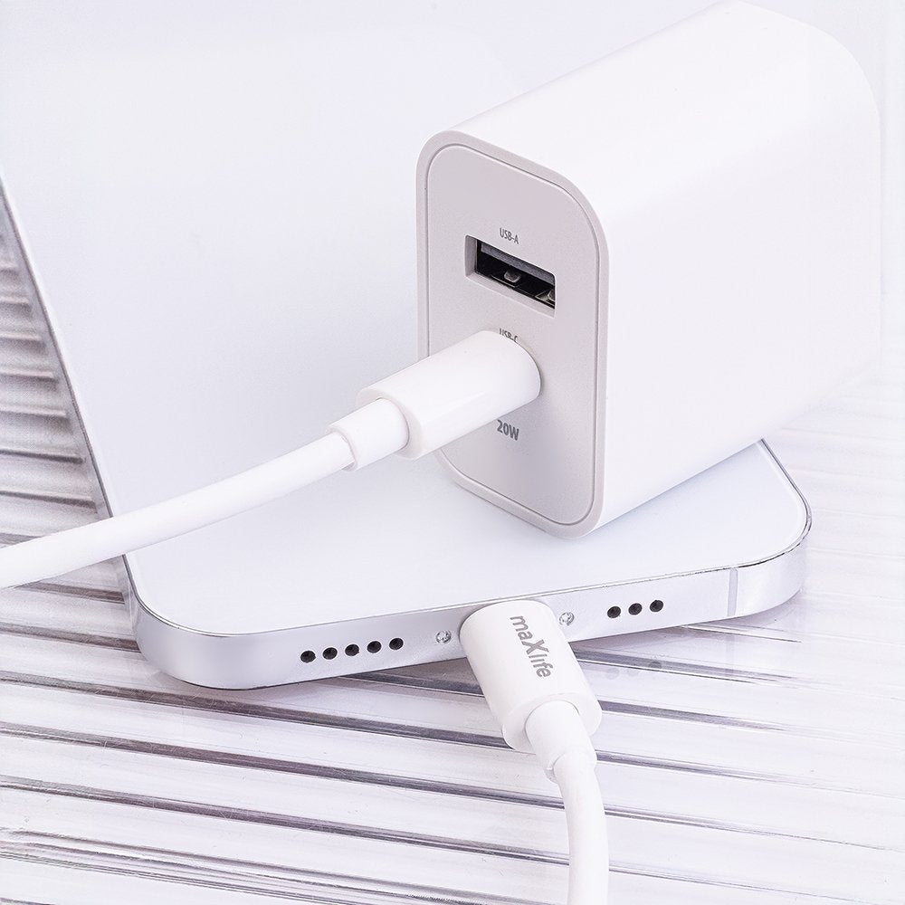 Maxlife MXTC-06-20AC PD QC lādētājs 1x USB-C 1x USB 20W balts + USB-C - Lightning kabelis 20W