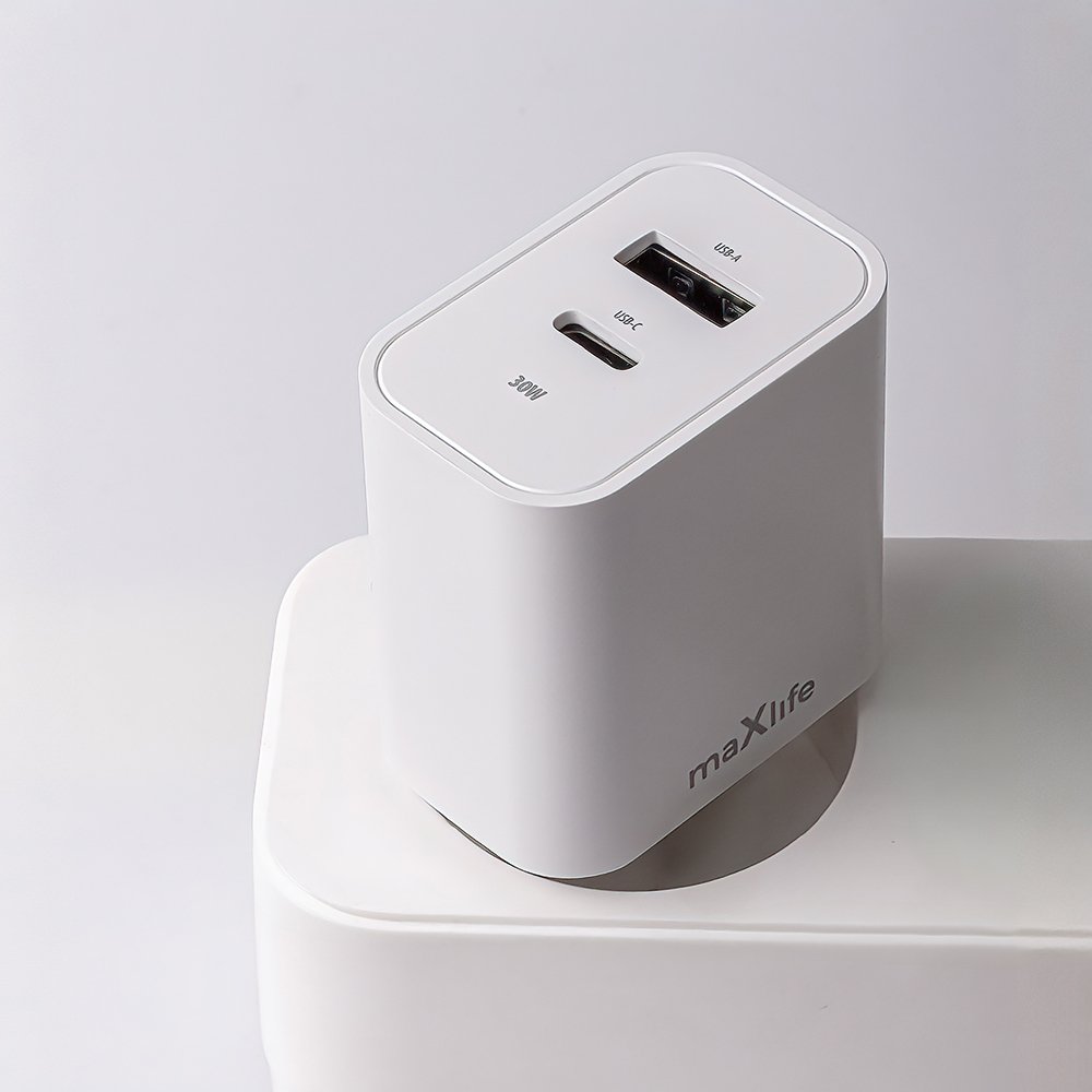 Maxlife MXTC-06-30AC PD QC lādētājs 1x USB-C 1x USB 30W balts + USB-C - USB-C kabelis 60W