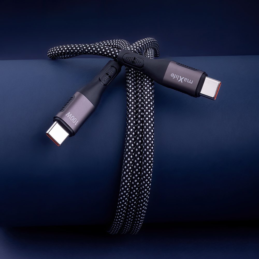 Maxlife MXUC-11 magnētiskais kabelis USB-C - USB-C 1,0 m 100W melns neilons