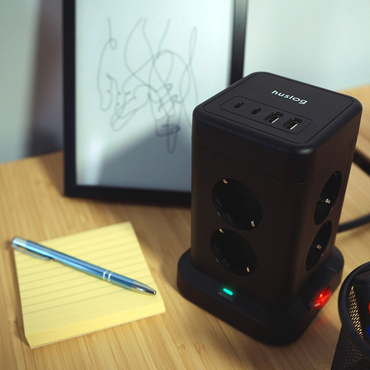 Huslog Vertical pagarinātājs ar USB