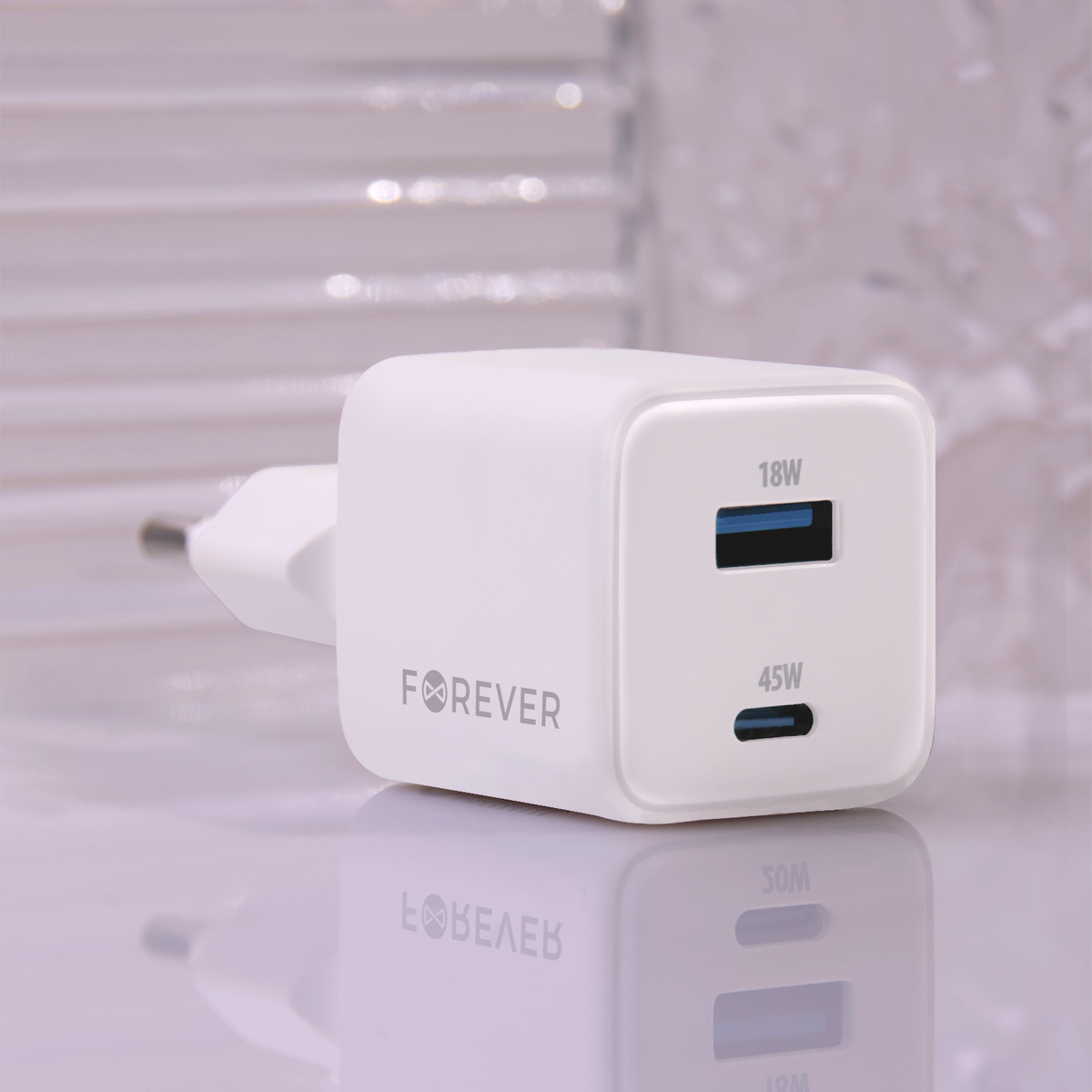 Forever TC-08-45AC GaN PD QC lādētājs 1x USB-C 1x USB 45W balts
