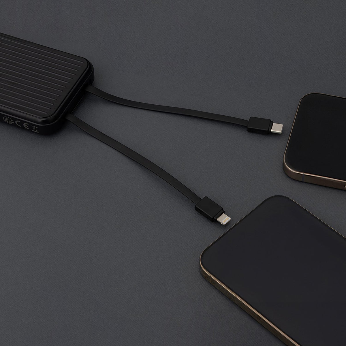 Maxlife pārnēsājamais akumulators ar iebūvētiem vadiem MXPB-06 PD QC 22,5W 10000 mAh melns