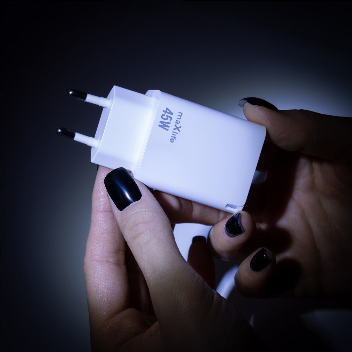 Maxlife MXTC-09-45AC GaN PD QC lādētājs 1x USB-C 1x USB 45W balts