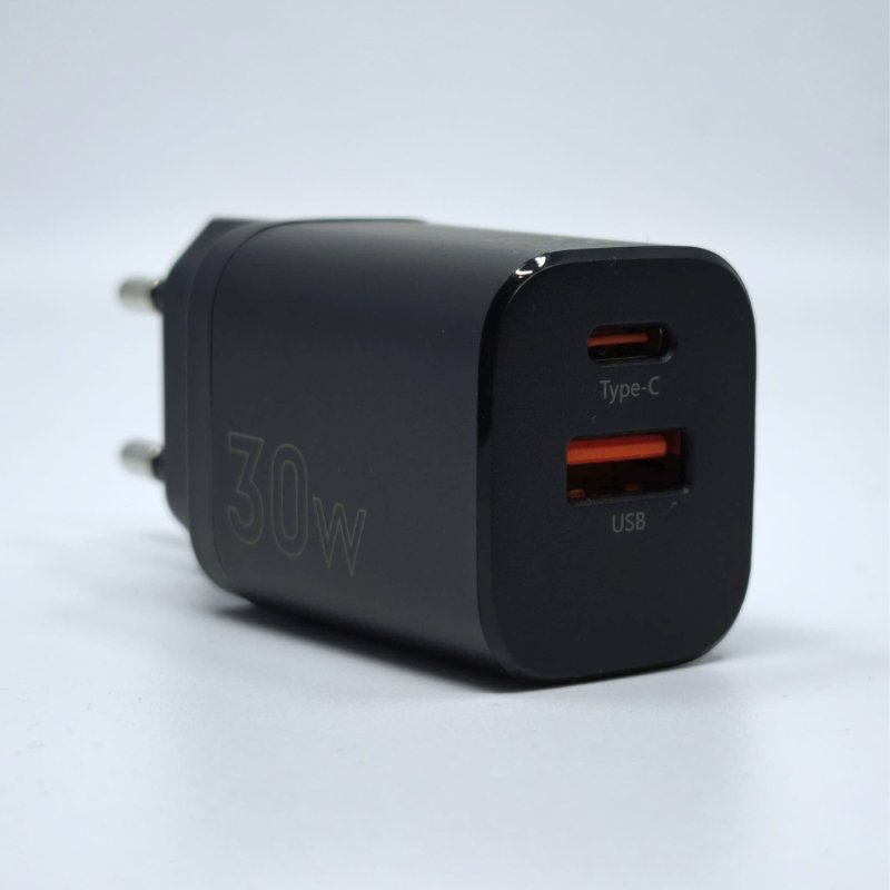 Maxximus tīkla lādētājs MX Carbon 30W Pd+qc Usb-a+c, melns