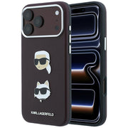 Karl Lagerfeld Saffiano ar Karl un Choupette attēliem, adatu un logotipa futrālis iPhone 18 Pro / 17 Pro, bordo krāsā