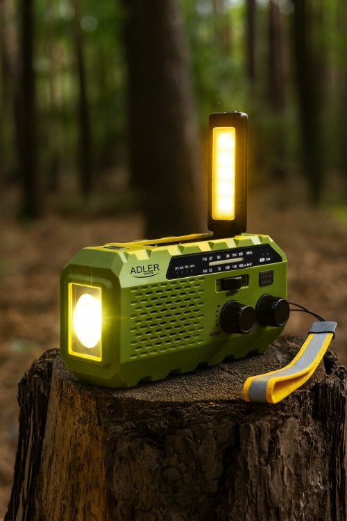 Ar kloķa piedziņu darbināms radio