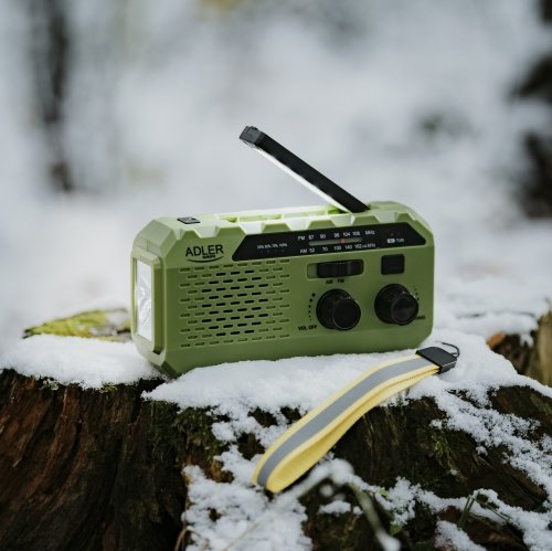 Ar kloķa piedziņu darbināms radio