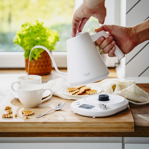 Adler elektriskā tējkanna ar garu snīpi 1,0 l