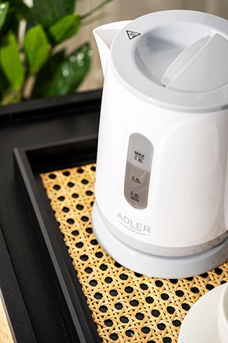 Adler tējkanna plastmasas 0,8 L