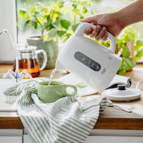 Adler tējkanna plastmasas 1,0 L, balta