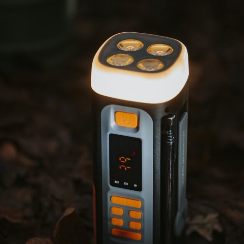 Avārijas radio ar saules uzlādi | Bluetooth 5.0 | 4 W LED lukturis | 4500 mAh ārējais akumulators