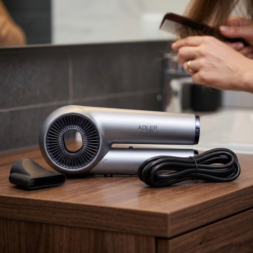 SUPERSPEED matu fēns, 1600 W jonu matu fēns ar bezsuku motoru (110 000 apgr./min.), 3 siltuma un 3 ātruma iestatījumi, aukstā gaisa režīms, salokāms rokturis