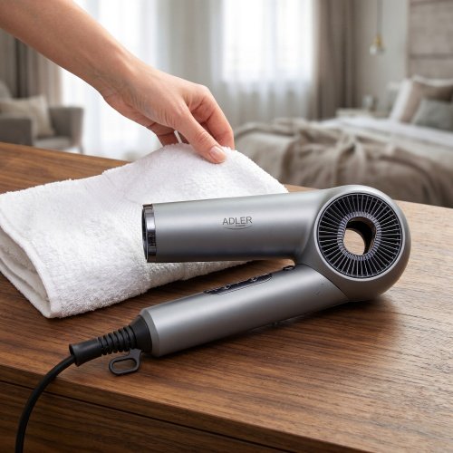 SUPERSPEED matu fēns, 1600 W jonu matu fēns ar bezsuku motoru (110 000 apgr./min.), 3 siltuma un 3 ātruma iestatījumi, aukstā gaisa režīms, salokāms rokturis