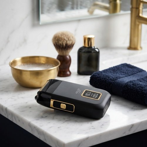Profesionāls friziera skuveklis ar foliju, divkārša griešanas galviņa, titāna folija, 3 ātruma režīmi (8000–9000 apgr./min.), LCD displejs, USB-C