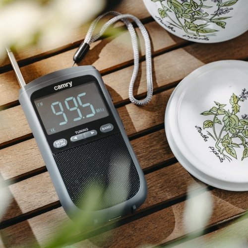 Pārnēsājams mini radio ar USB