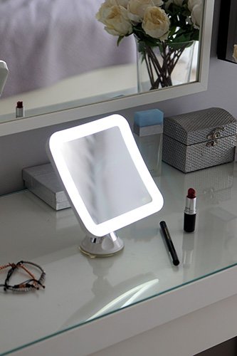 LED vannas istabas spogulis